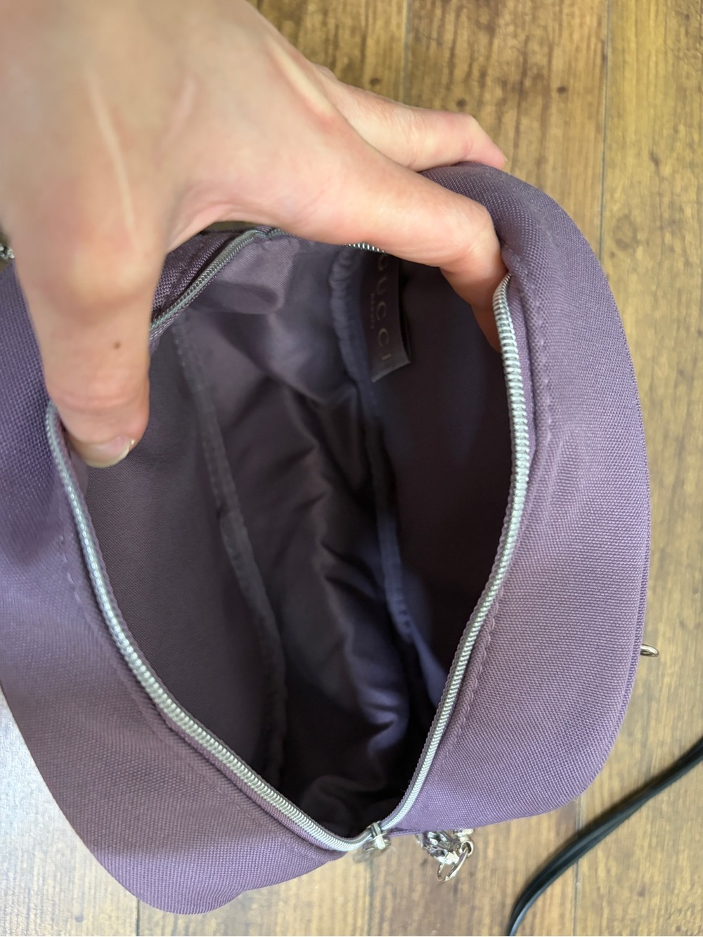 Gucci Beauty Lavender Oval Crossbody Bag - Picture 8 of 10